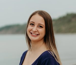 Capacity of flies to acquire and transmit pathogenic bacteria to dairy cows